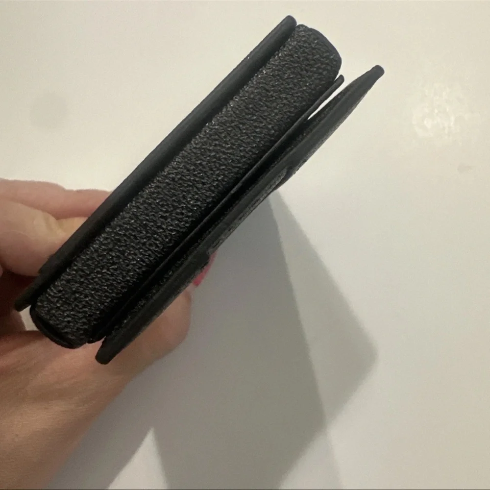 Wallet with card holder and ID holder, black with magnetic closure, new